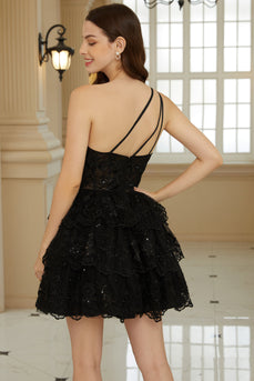 Elegante A Line One Shoulder Black Short Homecoming Dress con apliques