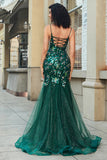 Impresionante vestido de fiesta largo de sirena con tirantes de espagueti verde oscuro con apliques