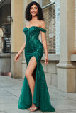 Elegante vestido de fiesta de corsé verde oscuro con hombros descubiertos de sirena con frente dividido