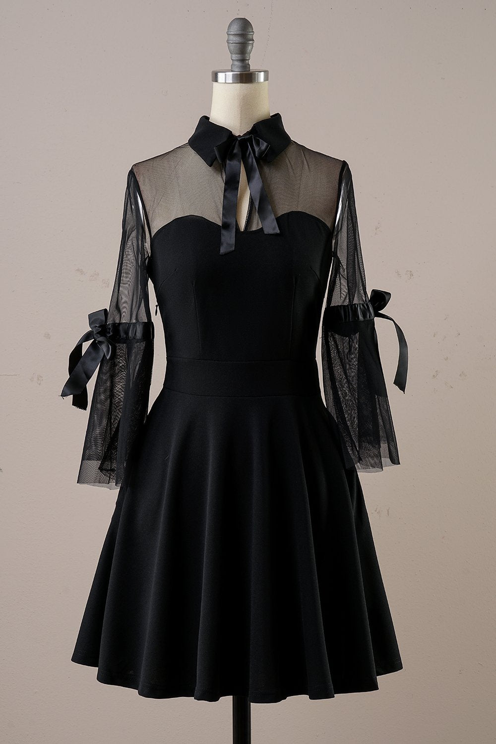 Negro vestido de época de Halloween