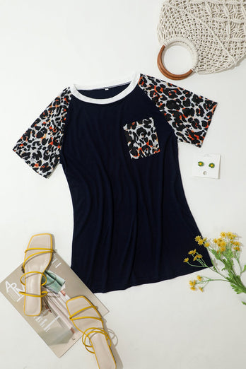 Camiseta de cuello redondo con estampado de leopardo