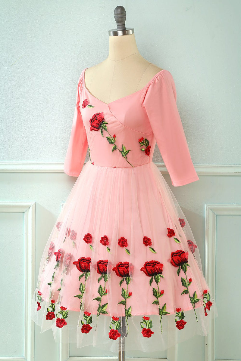 Cargar imagen en el visor de la galería, Vestido vintage de malla de encaje rosa bordado