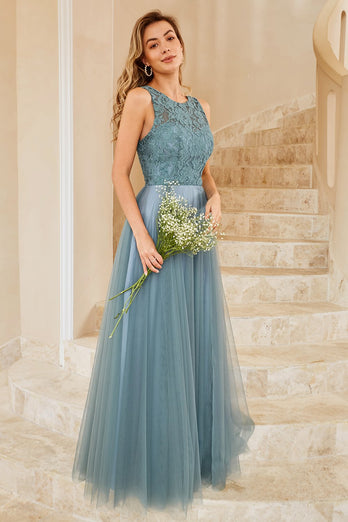 Vestido de dama de honor de tul azul gris con encaje