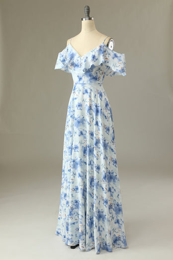 Una línea fuera del hombro azul estampado floral vestido largo de dama de honor