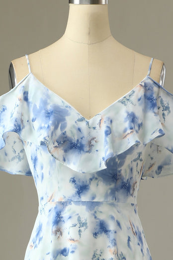 Una línea fuera del hombro azul estampado floral vestido largo de dama de honor