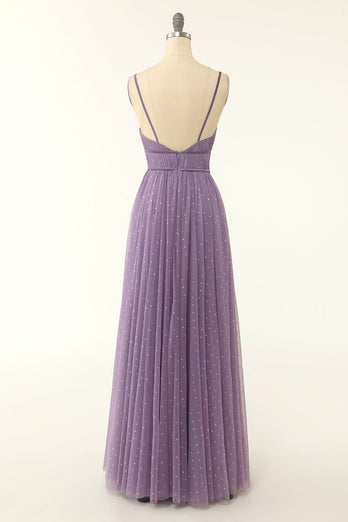 Una línea de vestido largo de dama de honor con volantes