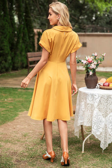 Elegante vestido vintage de cuello V amarillo