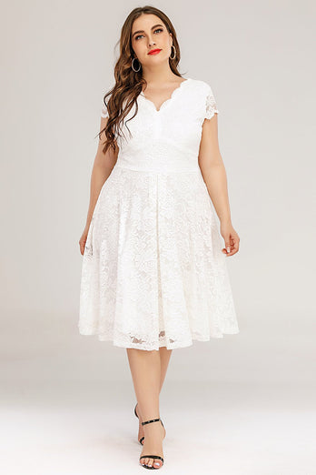 Vestido de encaje a medias en tamaño más blanco